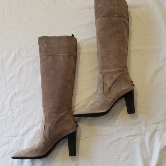 Tod's Light Brown Suede  Heeled Boots - Picture 4 of 7